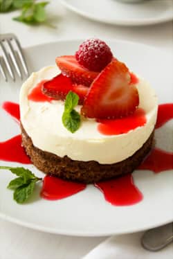 "Chocolate cheesecake with strawberry"